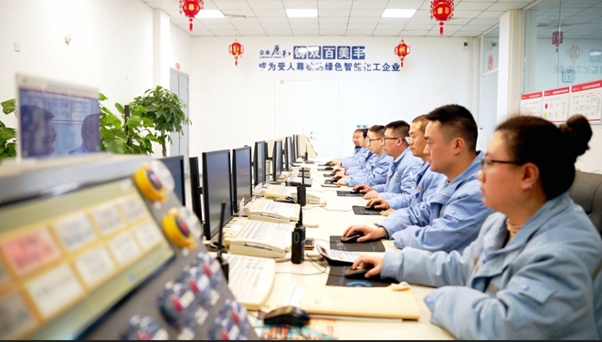 四川观察：生产线上过大年  1200余名职工坚守岗位保供春耕备肥